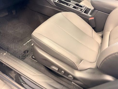 New 2026 Subaru Outback Limited image 8