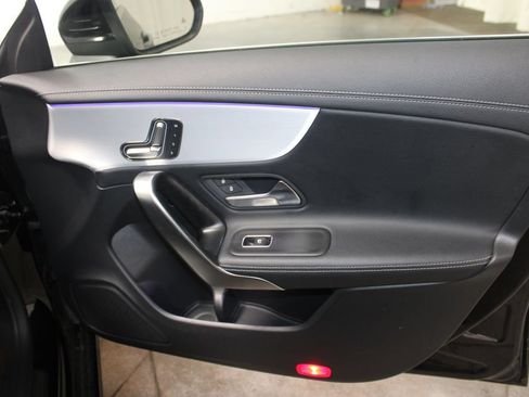 Used 2025 Mercedes-Benz CLA 250 image 24