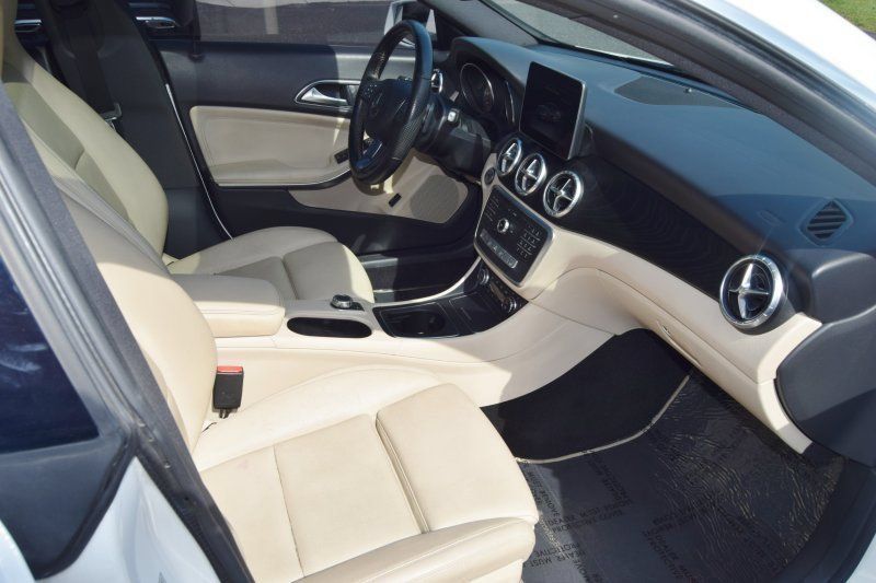 Used 2019 Mercedes-Benz CLA 250 4MATIC w/ Premium Package image 23