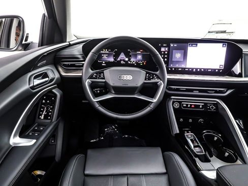 New 2025 Audi Q5 Prestige image 4
