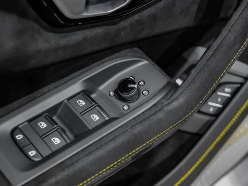 Used 2024 Lamborghini Urus Performante image 47