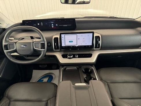 Certified 2025 Ford Expedition Active AWD/4WD image 3
