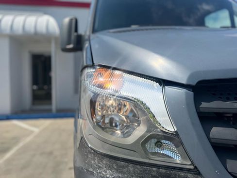 Used 2018 Mercedes-Benz Sprinter 2500 image 11