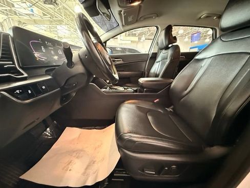 Used 2024 Kia Sportage EX FWD image 8