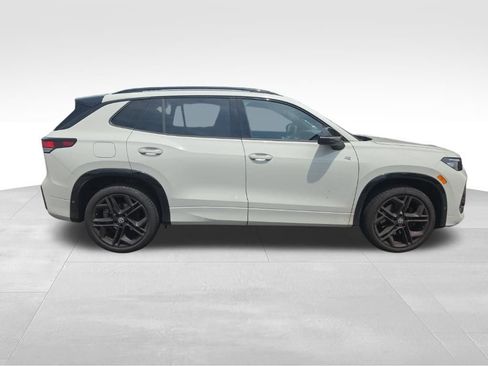 Used 2025 Volkswagen Tiguan SE R-Line AWD/4WD image 4