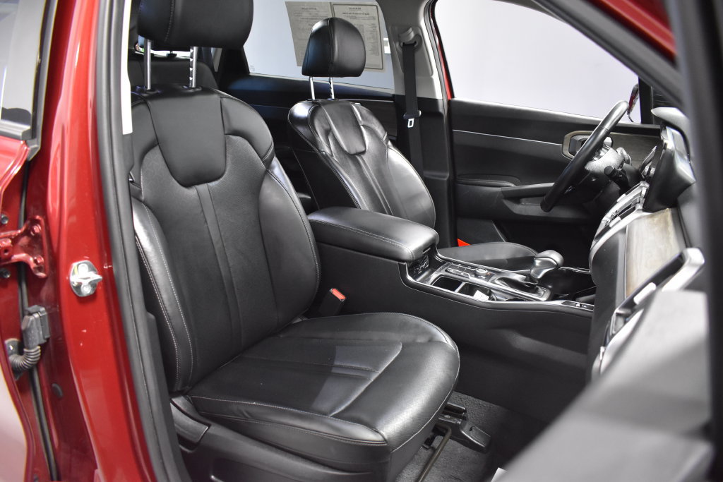 Used 2023 Kia Sorento S w/ Panoramic Sunroof Package AWD/4WD image 14