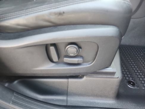 Used 2020 Land Rover Defender 110 HSE image 31