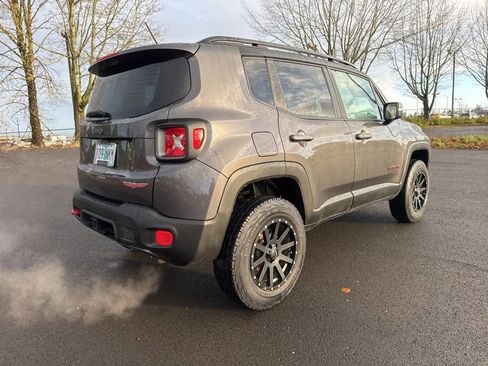 Used 2017 Jeep Renegade Trailhawk w/ Premium Trailhawk Package image 7