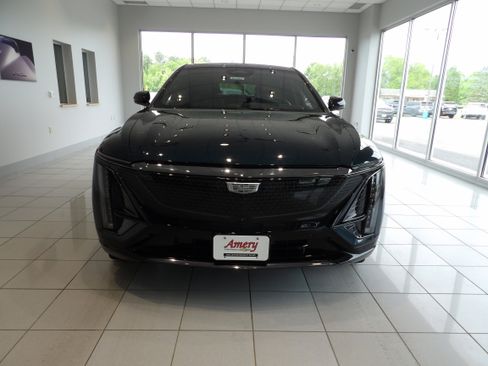 Used 2024 Cadillac Lyriq Sport AWD/4WD image 2
