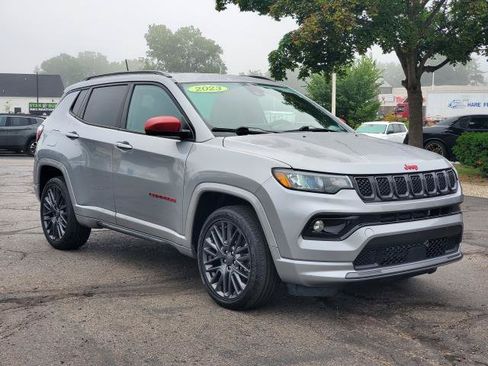 Used 2023 Jeep Compass Limited AWD/4WD image 2