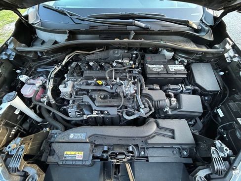 Used 2024 Toyota Corolla Cross L image 11