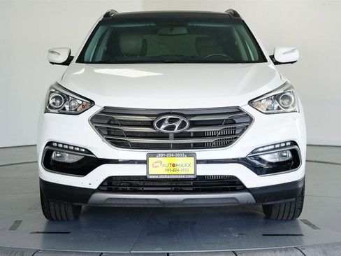 Used 2017 Hyundai Santa Fe Sport image 2