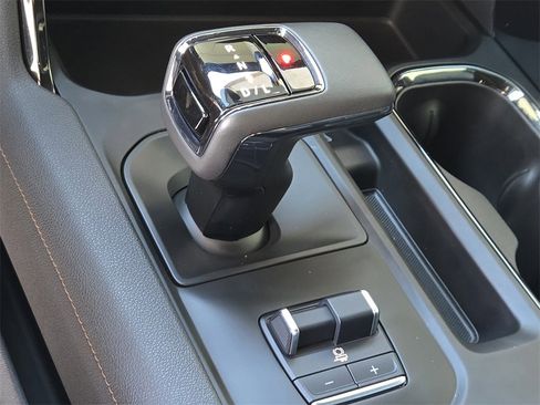 Used 2022 GMC Sierra 1500 AT4 w/ AT4 Premium Package image 21