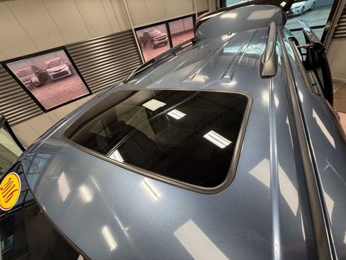 Used 2016 Toyota Sienna XLE Premium image 12