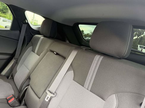Used 2025 Chevrolet Blazer LT FWD image 11
