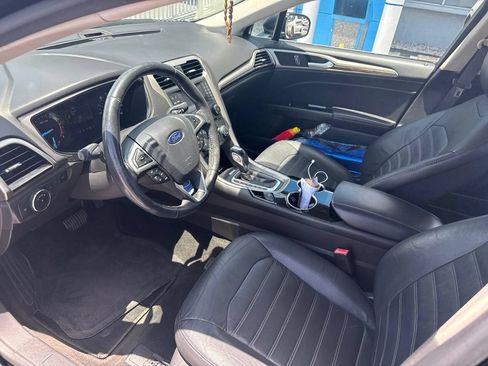 Used 2014 Ford Fusion SE w/ Equipment Group 202A FWD image 16