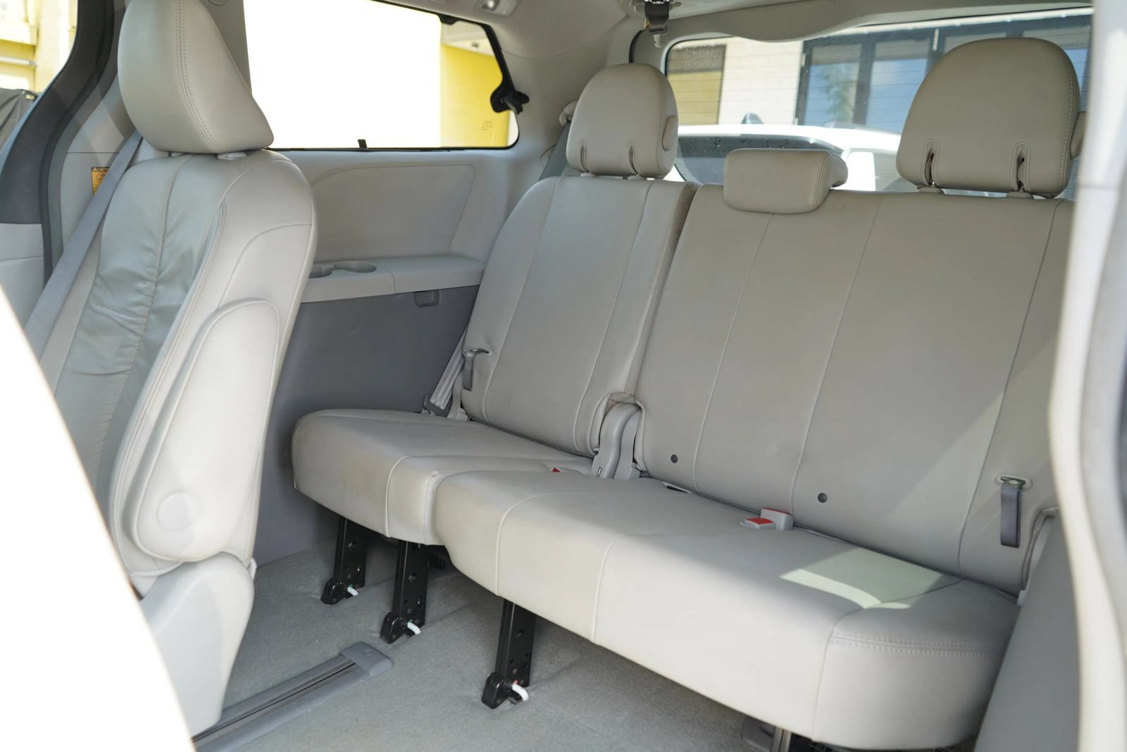 Used 2012 Toyota Sienna XLE FWD image 18