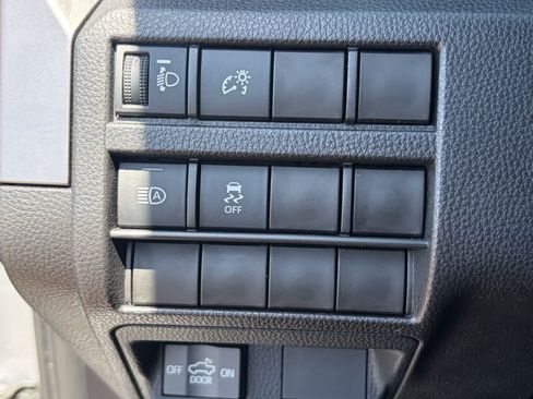 Certified 2025 Toyota Tacoma SR5 AWD/4WD image 17