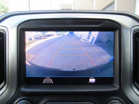 Used 2020 Chevrolet Silverado 1500 LT w/ Trailering Package image 9