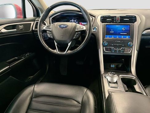Used 2020 Ford Fusion SEL image 26