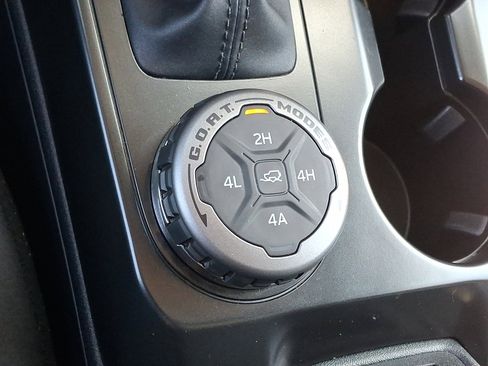 Used 2025 Ford Bronco Badlands image 24