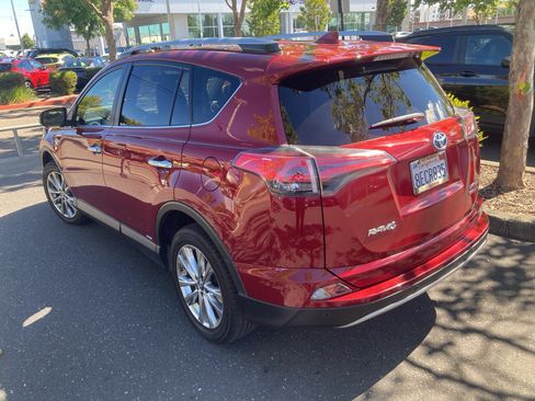 Used 2018 Toyota RAV4 Limited w/ Advanced Technology Package AWD/4WD image 3