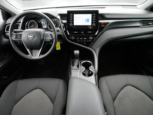 Used 2024 Toyota Camry LE image 10