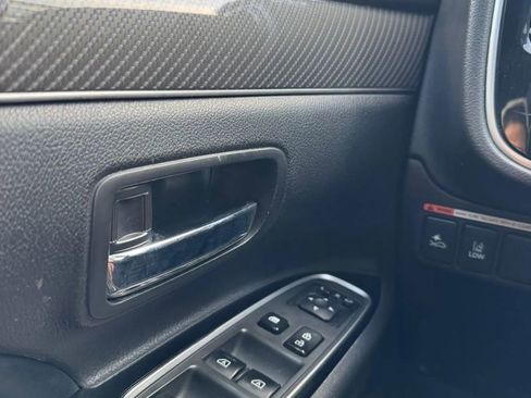 Used 2019 Mitsubishi Outlander SEL image 20