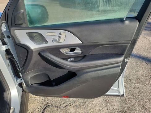 Used 2025 Mercedes-Benz GLS 450 4MATIC image 39
