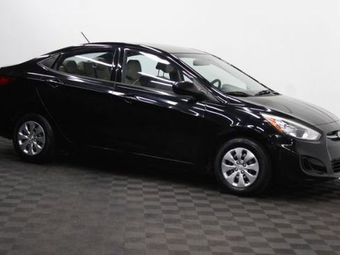 Used 2015 Hyundai Accent GLS FWD image 1