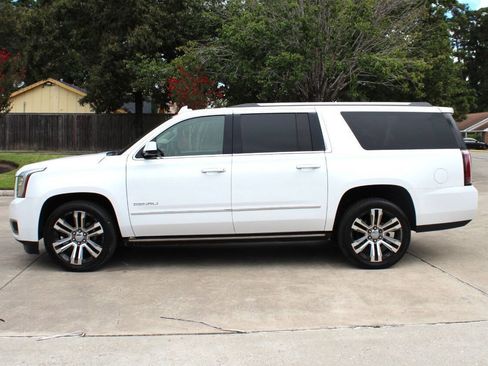 Used 2017 GMC Yukon XL Denali w/ Open Road Package RWD image 1