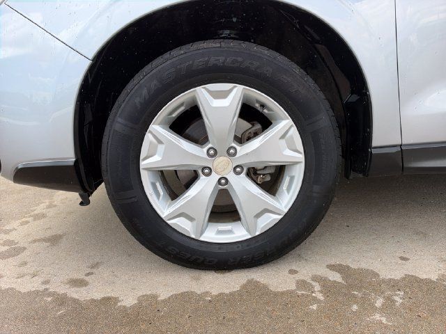 Used 2016 Subaru Forester 2.5i Limited AWD/4WD image 9