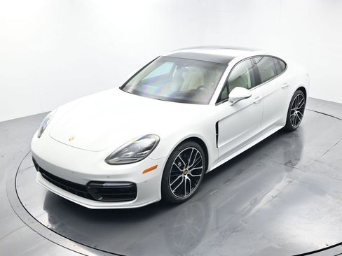 Certified 2022 Porsche Panamera GTS image 32