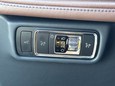 Used 2025 Lincoln Aviator Reserve w/ Illumination Package image 30