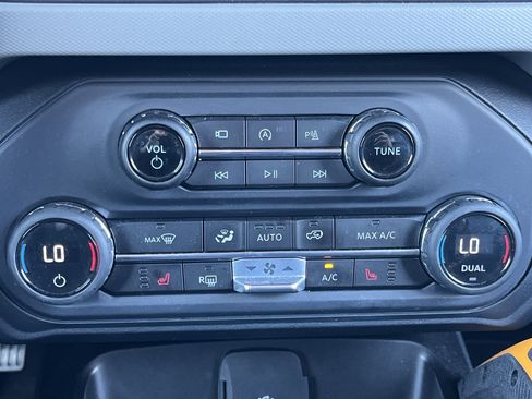 Used 2023 Ford Bronco Badlands w/ Sasquatch Package image 6