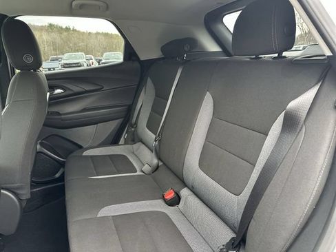 Used 2025 Chevrolet TrailBlazer LT FWD image 25