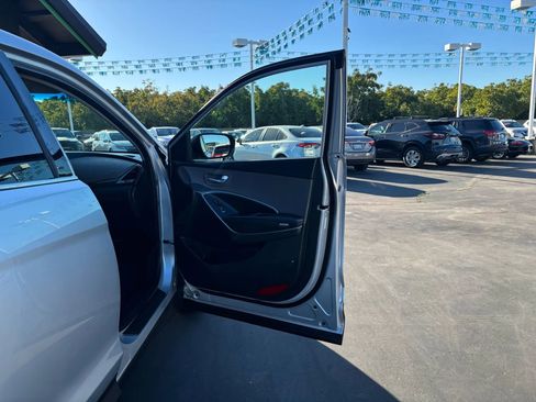 Used 2018 Hyundai Santa Fe Sport image 13