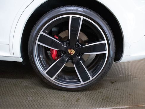 Used 2022 Porsche Cayenne GTS AWD/4WD image 14