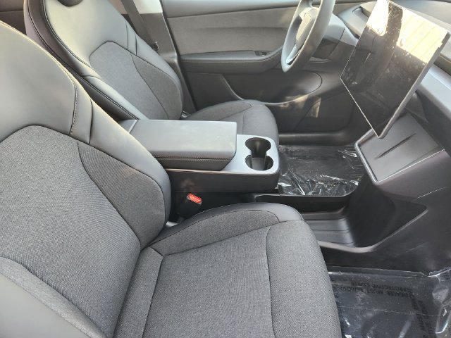 Used 2026 Tesla Model Y AWD image 18
