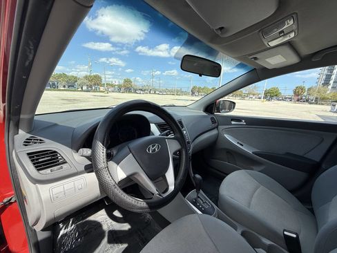 Used 2012 Hyundai Accent GLS image 12