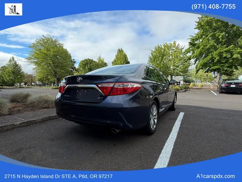 Used 2017 Toyota Camry XLE FWD image 8