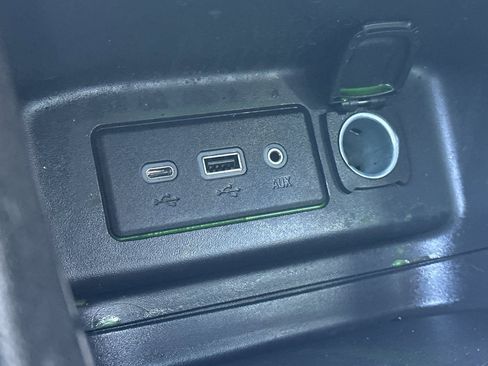 Used 2024 Chevrolet Equinox LS image 31