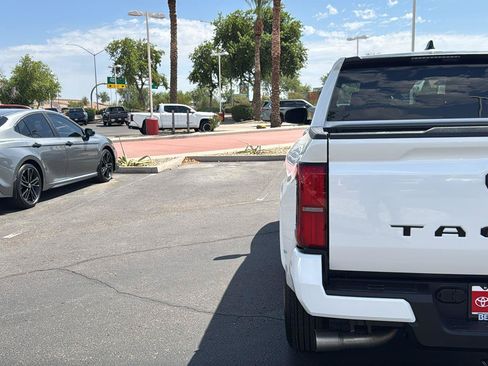 Used 2026 Toyota Tacoma SR5 RWD image 8