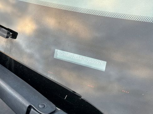 Used 2019 Hyundai Tucson SE image 2