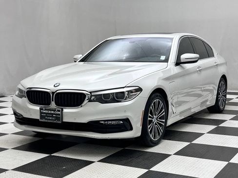 Used 2018 BMW 530e xDrive AWD/4WD image 4