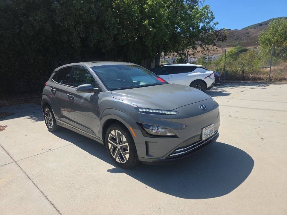 Used 2023 Hyundai Kona SEL w/ Cargo Package FWD image 7