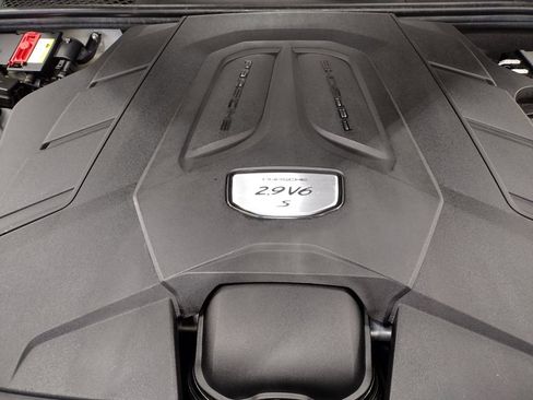 Used 2019 Porsche Cayenne S image 7