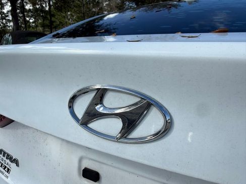 Used 2017 Hyundai Elantra ECO image 12