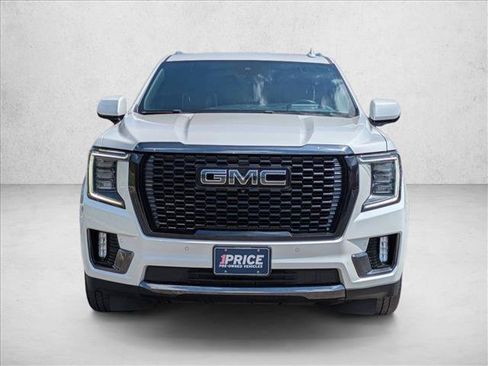 Used 2023 GMC Yukon XL Denali Ultimate AWD/4WD image 2