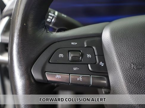 Used 2024 Cadillac XT4 Premium Luxury image 5